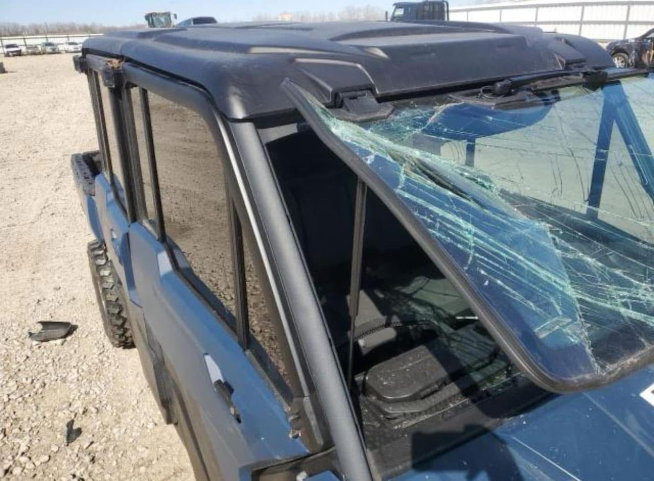 2025 Can-Am Defender MAX Limited Cab HD10 - Image 7