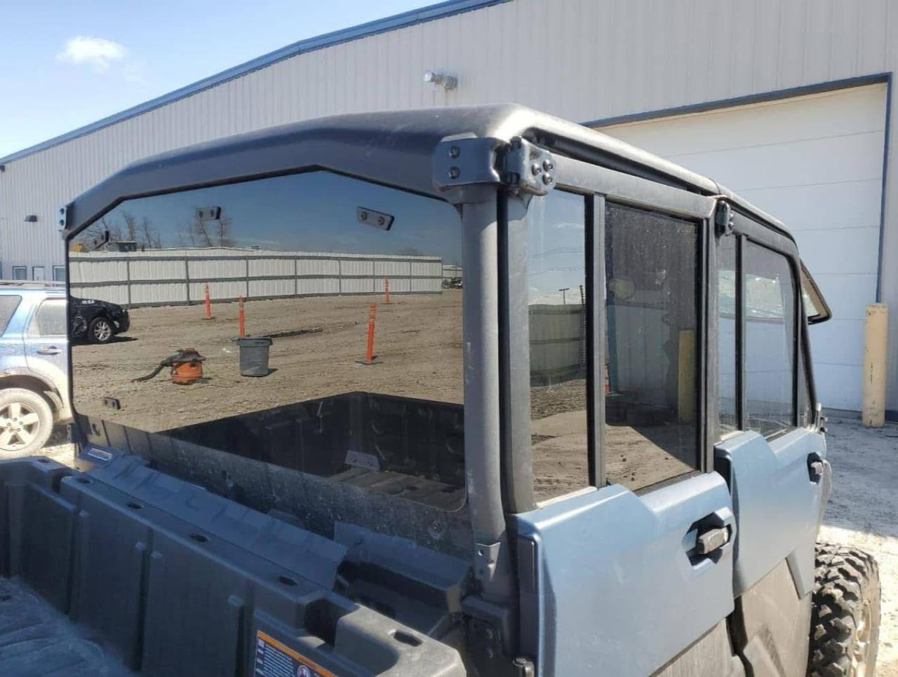 2025 Can-Am Defender MAX Limited Cab HD10 - Image 5